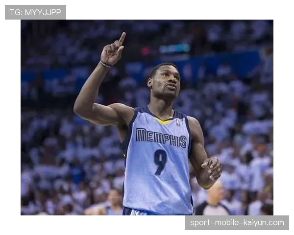 “场外:前NBA球员托尼·阿伦涉及的投资欺诈案开庭,涉案金额达数百万美元”